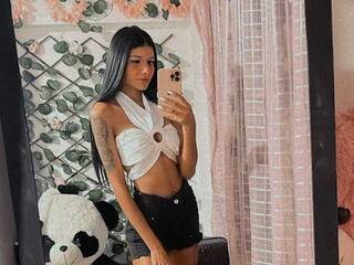 에로틱 한 영상 채팅 Isa-becc