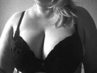 에로틱 한 영상 채팅 isabel5