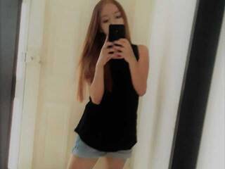 에로틱 한 영상 채팅 Isabela-Funn