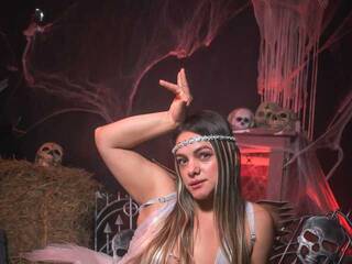 에로틱 한 영상 채팅 IsabellaHarle