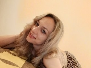 에로틱 한 영상 채팅 IssaaBella7