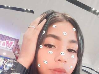 에로틱 한 영상 채팅 Janne-Amber