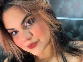 에로틱 한 영상 채팅 Jessie-Bellucci