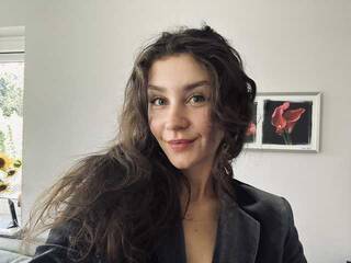 에로틱 한 영상 채팅 JolieKiss