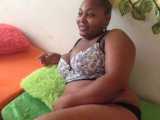 에로틱 한 영상 채팅 JuanitaBlond