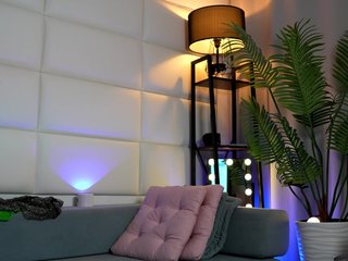 에로틱 한 영상 채팅 JuliaDragon