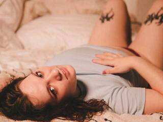 에로틱 한 영상 채팅 JuliaGiez