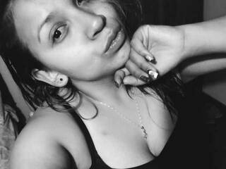 에로틱 한 영상 채팅 JULIAVEGA1