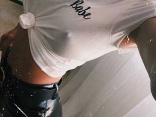 에로틱 한 영상 채팅 --__-