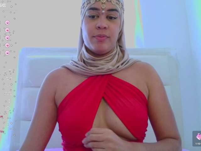 사진 kaalinda1 New Arab girl in this environment, shy but wanting to know everything that is related