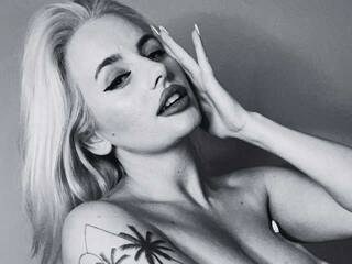 에로틱 한 영상 채팅 Kaleicarter