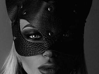 에로틱 한 영상 채팅 Karalinaa