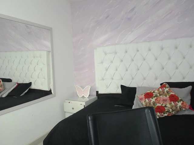 방송 스크린 샷 Karinapuerta