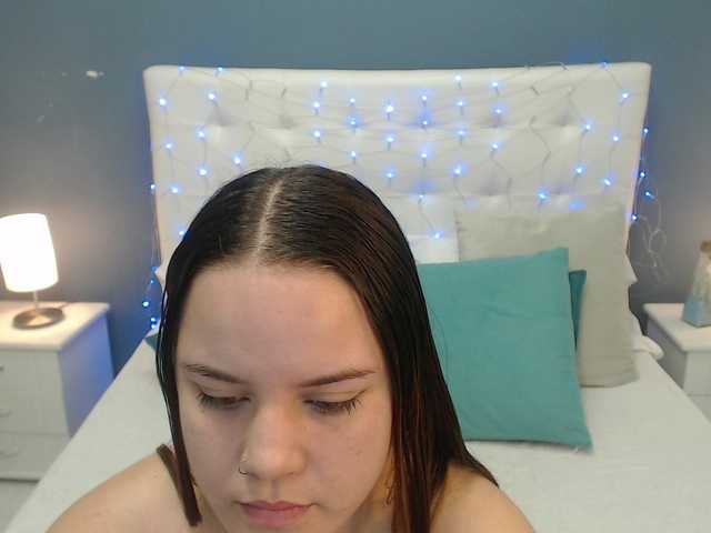 방송 스크린 샷 karleymoore