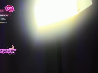 에로틱 한 영상 채팅 karol-rose