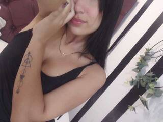 에로틱 한 영상 채팅 KataleyaMansson