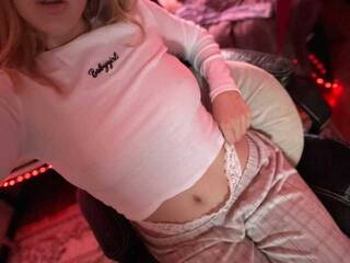 에로틱 한 영상 채팅 KateDanver