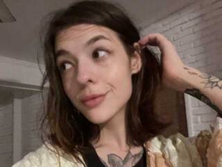 에로틱 한 영상 채팅 KateKollins