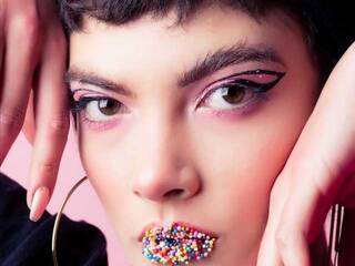 에로틱 한 영상 채팅 Kathe-Leon