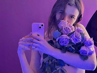 에로틱 한 영상 채팅 Kattitoffy