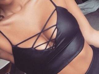 에로틱 한 영상 채팅 KattyAsFire