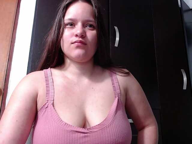 사진 Katybloss10 welcom happy New Year # bigtits#latina#lovense#c2c#curvy#chubby#shy#pvt