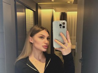 에로틱 한 영상 채팅 KatyDaysie