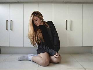 에로틱 한 영상 채팅 KeisyLess