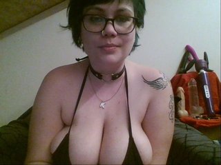 사진 KendraCam HUGE TITS!! Smoking curvy geeky gamer girl! (ENG/NL/FR)