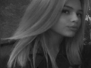 에로틱 한 영상 채팅 Kestlin7