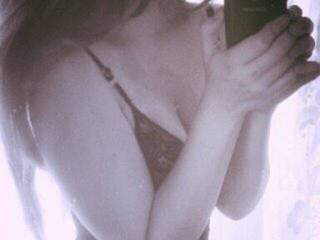 에로틱 한 영상 채팅 KetrinKesh