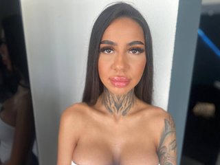 에로틱 한 영상 채팅 KiaraMoreno