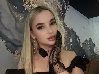 에로틱 한 영상 채팅 KiraKrox