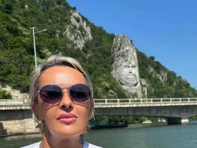 프로필 사진 KirraWhite