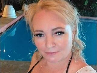 에로틱 한 영상 채팅 KiskaLeila