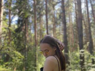 에로틱 한 영상 채팅 KittiRissb