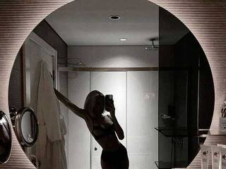 에로틱 한 영상 채팅 Kriss-love