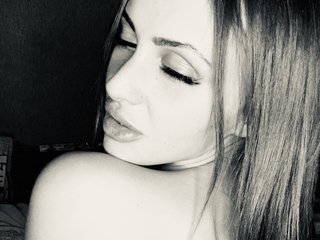 에로틱 한 영상 채팅 Krissty