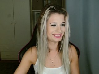 에로틱 한 영상 채팅 KristineNatural