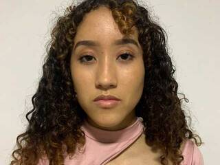 에로틱 한 영상 채팅 KyleLloyd