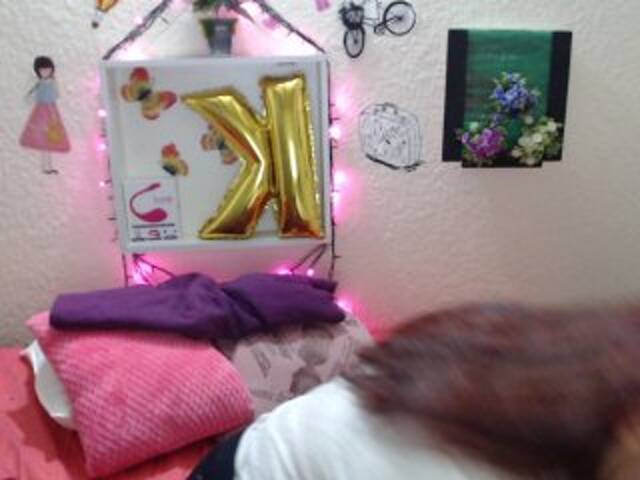 방송 스크린 샷 KylieDaniiels