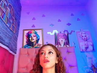 에로틱 한 영상 채팅 kyliemoan