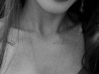 에로틱 한 영상 채팅 Lady-by-billion