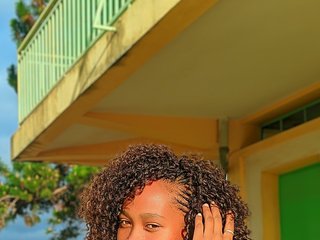 에로틱 한 영상 채팅 Larah00