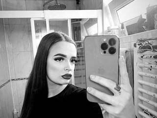 에로틱 한 영상 채팅 Larameijer