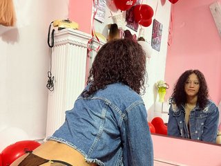 에로틱 한 영상 채팅 LAURA-SMIITH