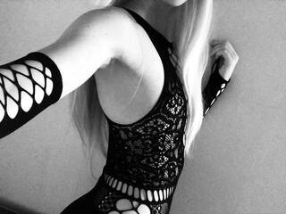 에로틱 한 영상 채팅 laura11bone