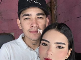 에로틱 한 영상 채팅 LauraAndKevin