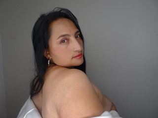 에로틱 한 영상 채팅 LauraYoselin