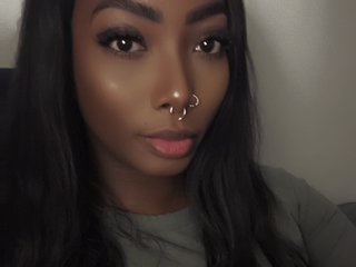 에로틱 한 영상 채팅 LaylaAriana